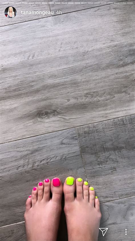 Tana Mongeau Feet